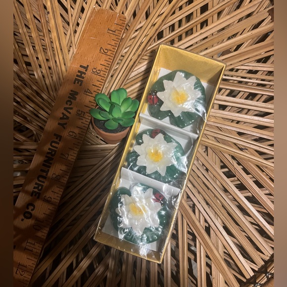 Vintage Water lily pads & Lady Bug Floating Candles New in Box 3 set - Picture 5 of 5